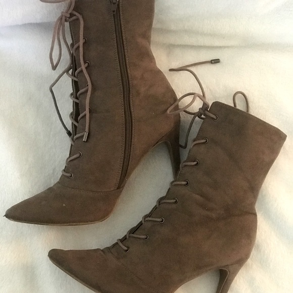 Amanda mid ankle heeled booties- size 10 - Picture 2 of 3